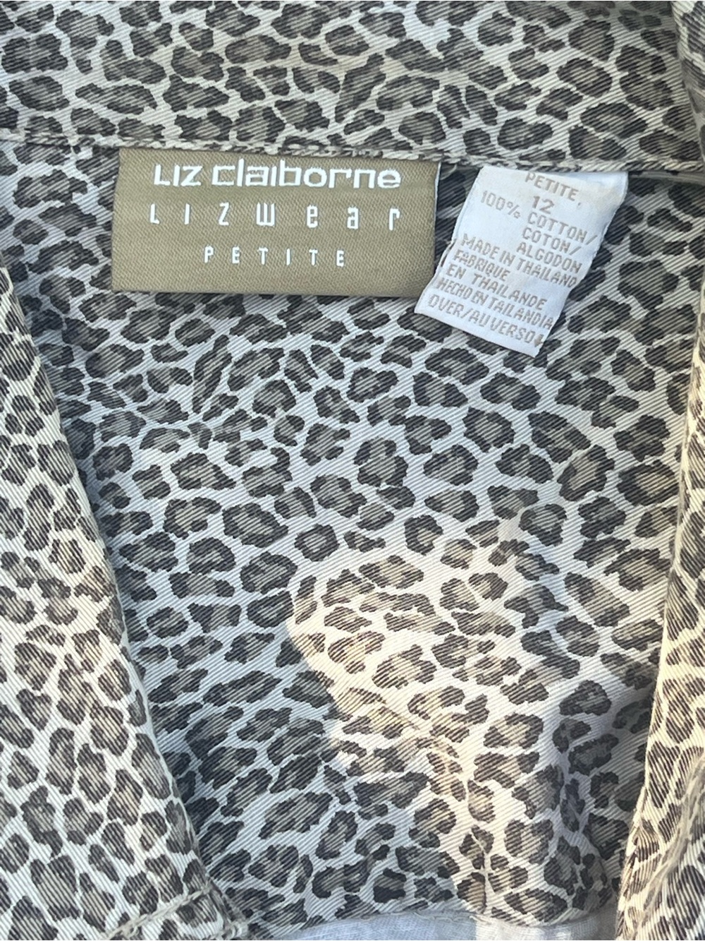Women’s Leopard Print Denim Button Up Jacket Size 12 Petite Liz Claiborne - Picture 4 of 4